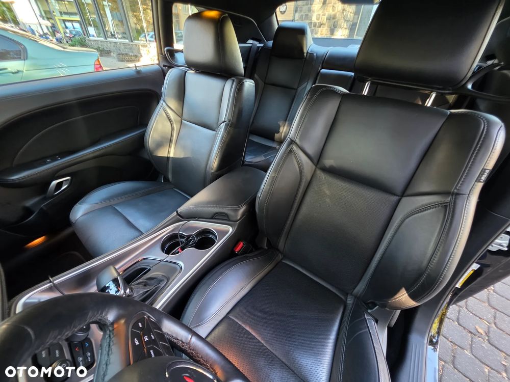 Dodge Challenger 3.6 SXT Plus - 31