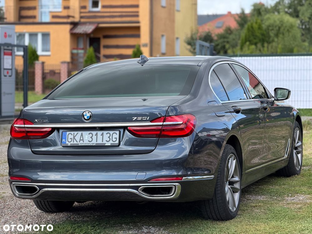 BMW Seria 7 750i xDrive - 12