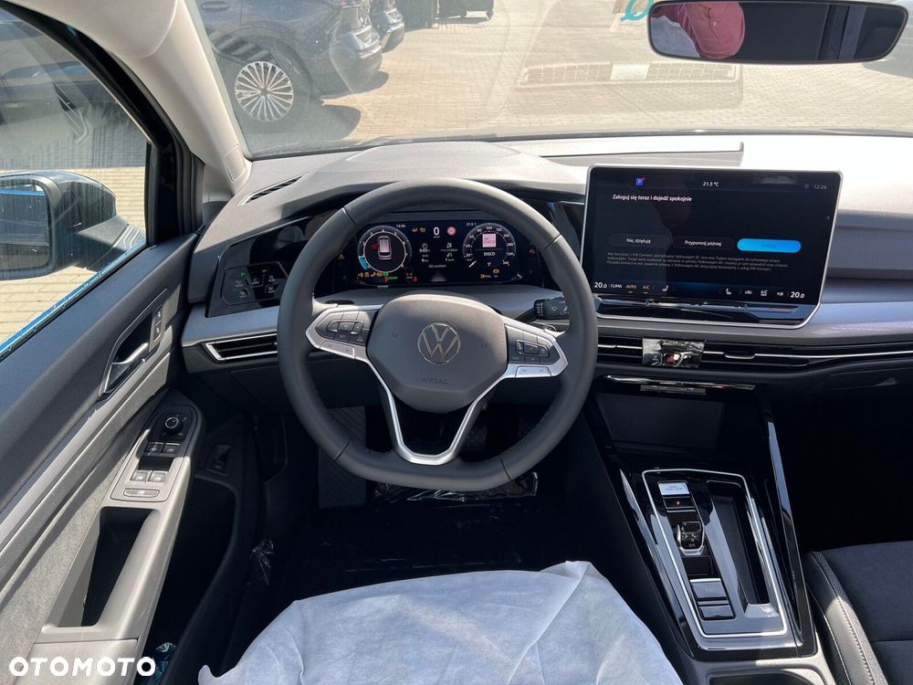 Volkswagen Golf - 10