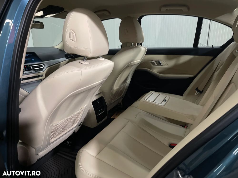 BMW Seria 3 320d xDrive AT MHEV - 11