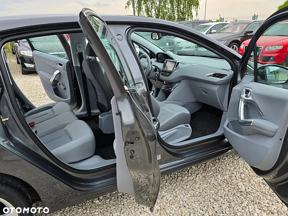 Peugeot 208 120 VTI Allure - 12