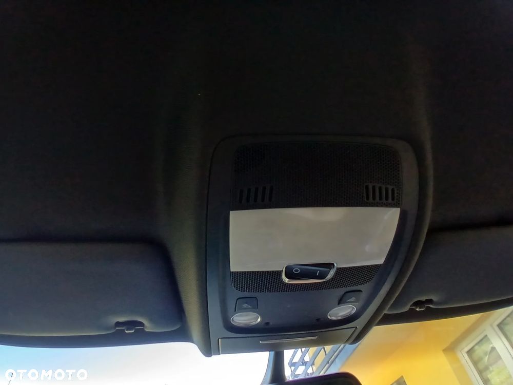 Audi A4 Avant 2.0 TDI DPF - 9