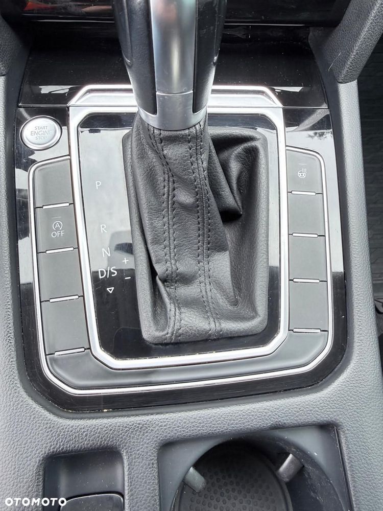 Volkswagen Passat - 22