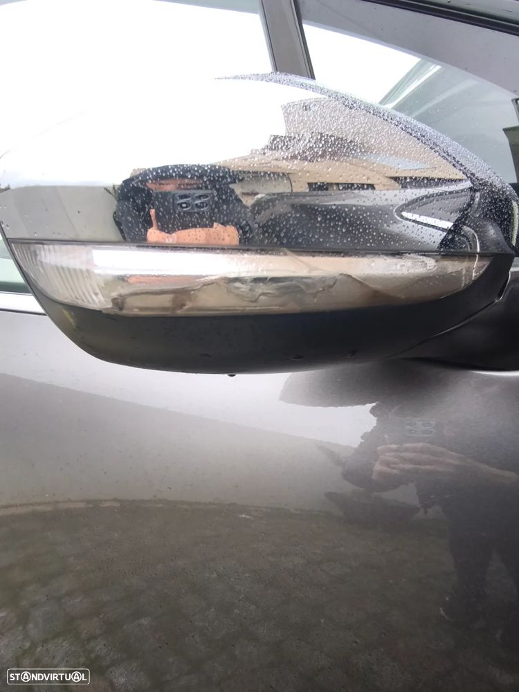 Peugeot 2008 1.2 PureTech Allure - 3