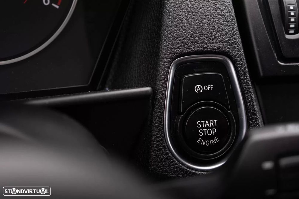 BMW 118 d Pack M - 19