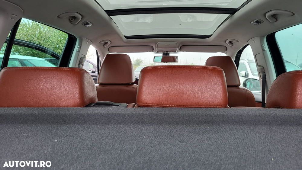 Volkswagen Tiguan - 11