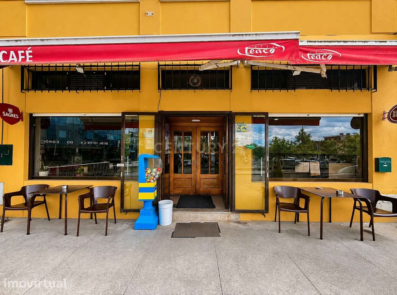Café, para trespasse, em localização estratégica em São Mamede do Coro - Grande imagem: 2/29
