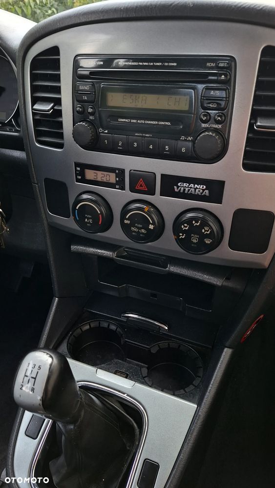 Suzuki Grand Vitara 1.6 Comfort - 24