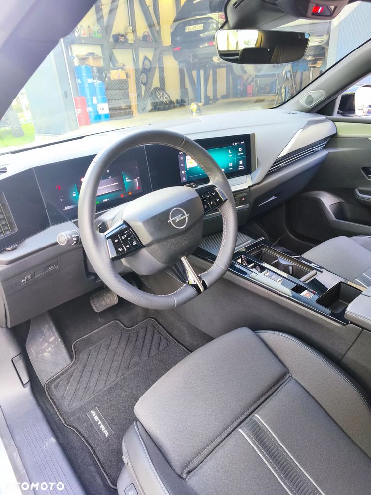 Opel Astra 1.2 T GS Line S&S - 11