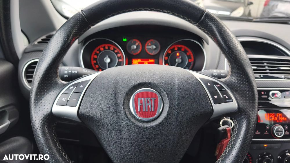 Fiat Grande Punto 1.4 16V Emotion - 24