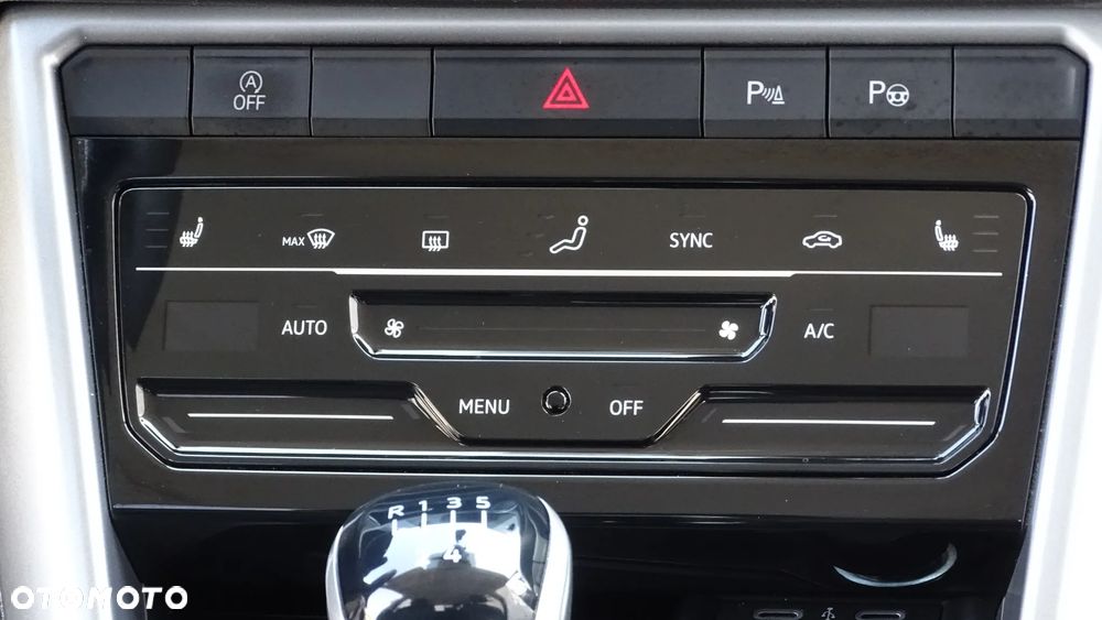 Volkswagen T-Roc 1.5 TSI Life - 16