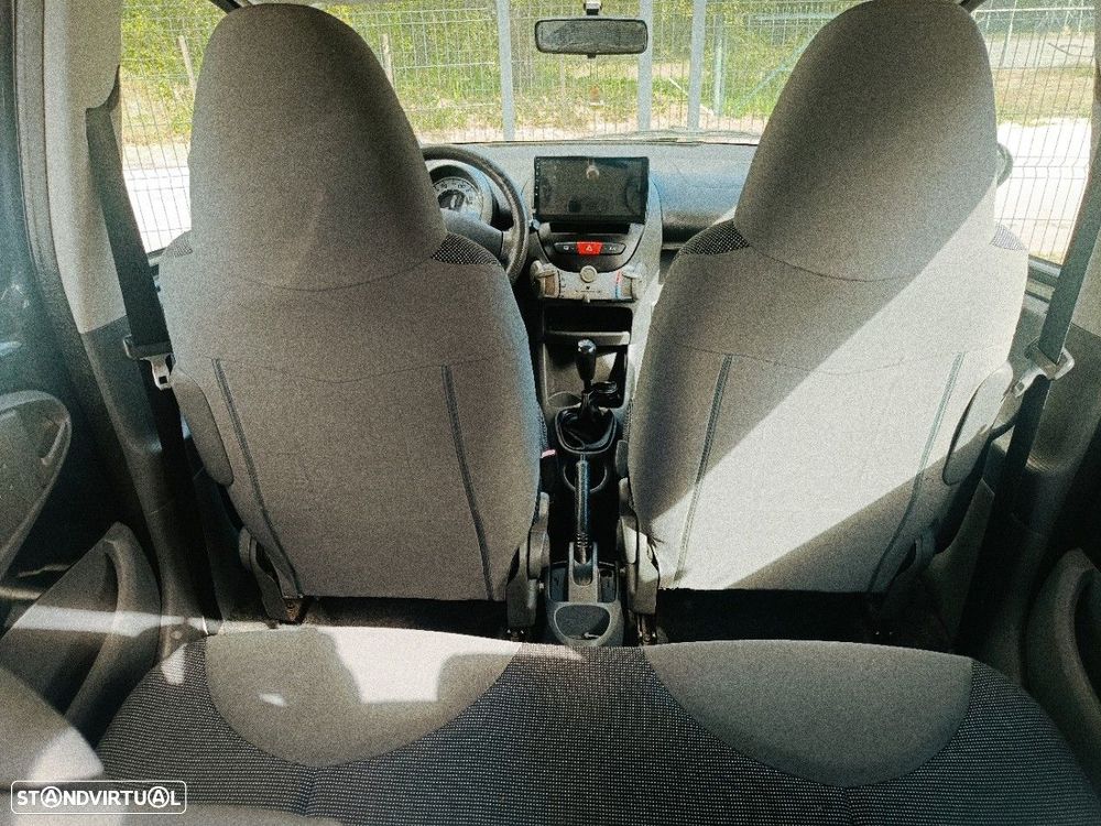 Peugeot 107 1.0 Urban - 10