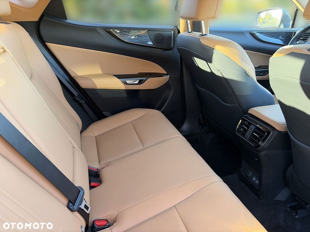 Lexus NX 350h Prestige 2WD - 14