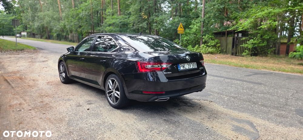 Skoda Superb 2.0 TDI Ambition DSG - 10