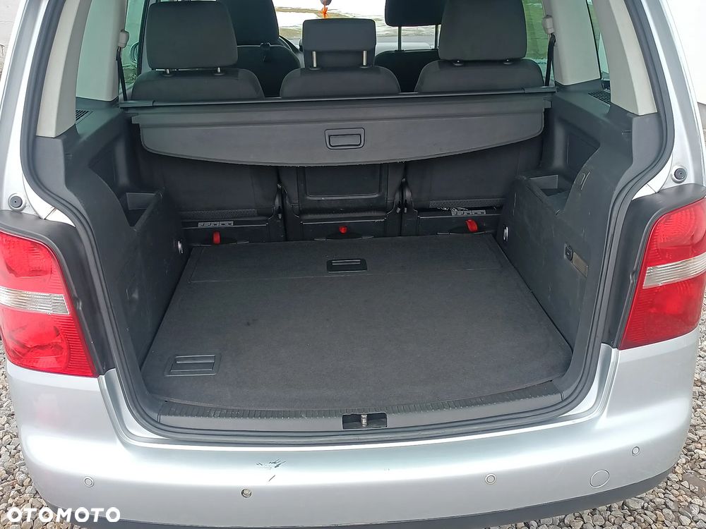 Volkswagen Touran 2.0 TDI Trendline - 6