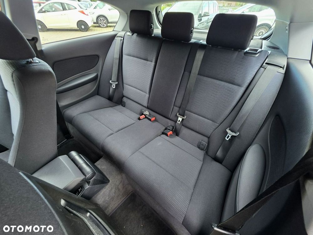 BMW Seria 1 118d - 24