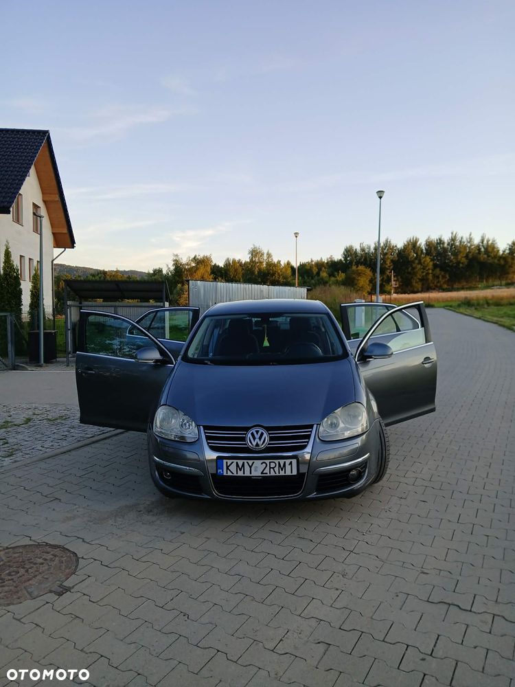 Volkswagen Jetta 1.9 TDI Comfortline - 6