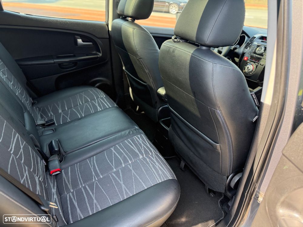 Kia Venga 1.4 CRDi TX ISG - 22
