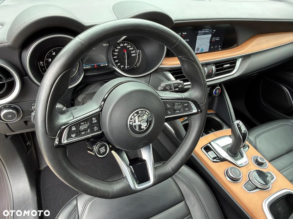 Alfa Romeo Stelvio 2.0 Turbo TI Q4 - 25