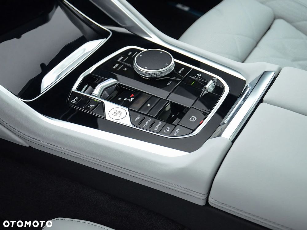 BMW X6 - 25