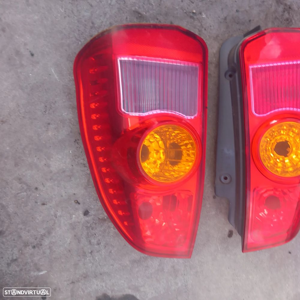 Farois traseiros mitsubishi space star - 2