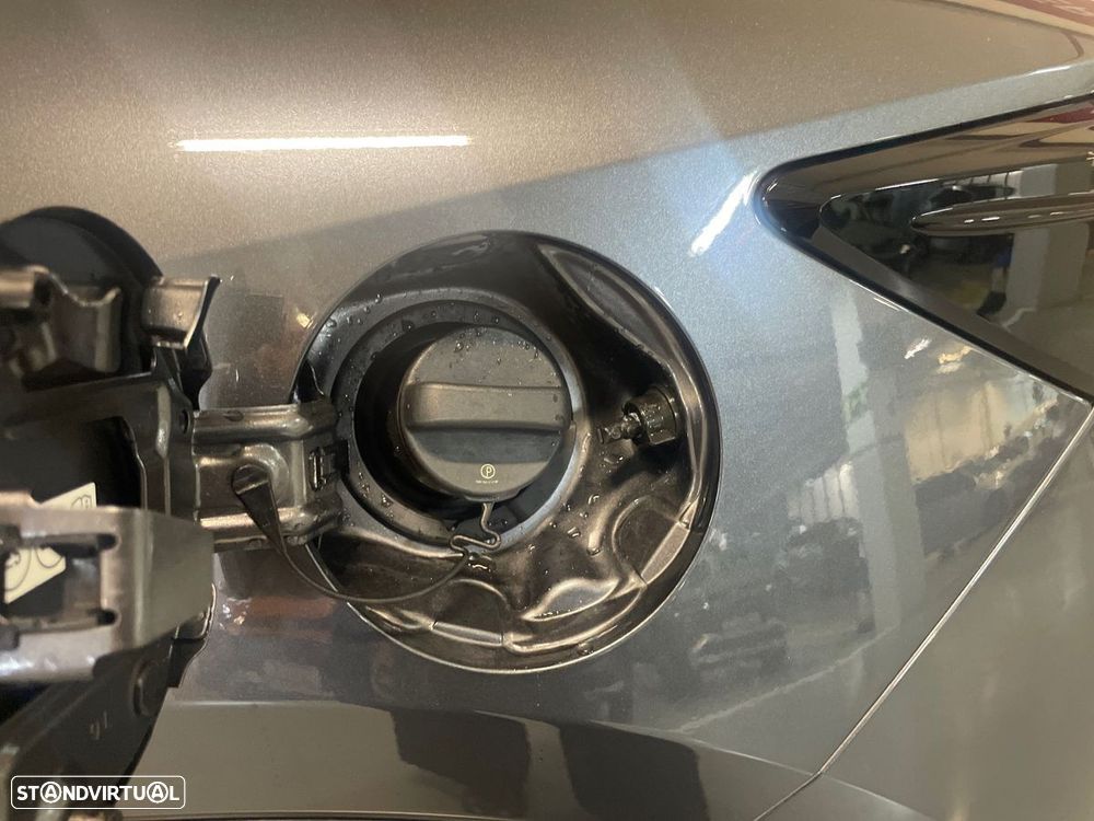 Lexus LBX Elegant - 32