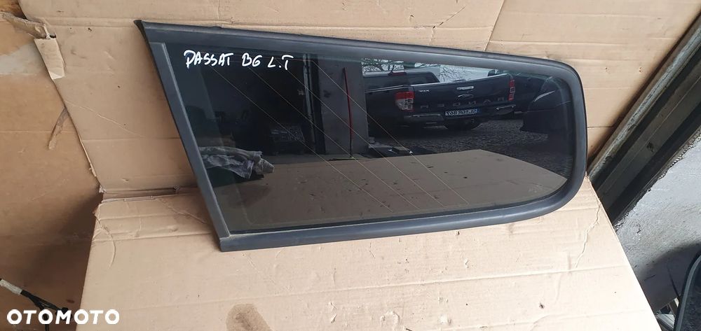 Szyba lewy tył tylna lewa karoseryjna VW Passat B6 AS2 09r - 2