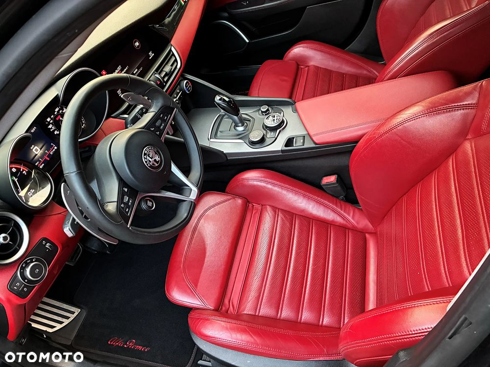 Alfa Romeo Giulia 2.0 Turbo Veloce - 32