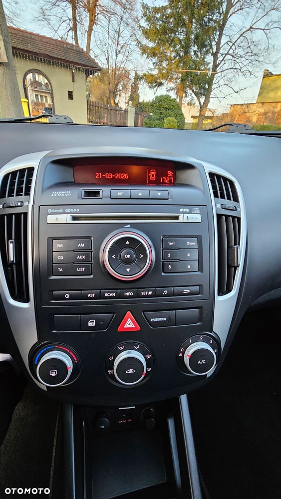 Kia Ceed 1.4 CVVT ISG Attract - 16