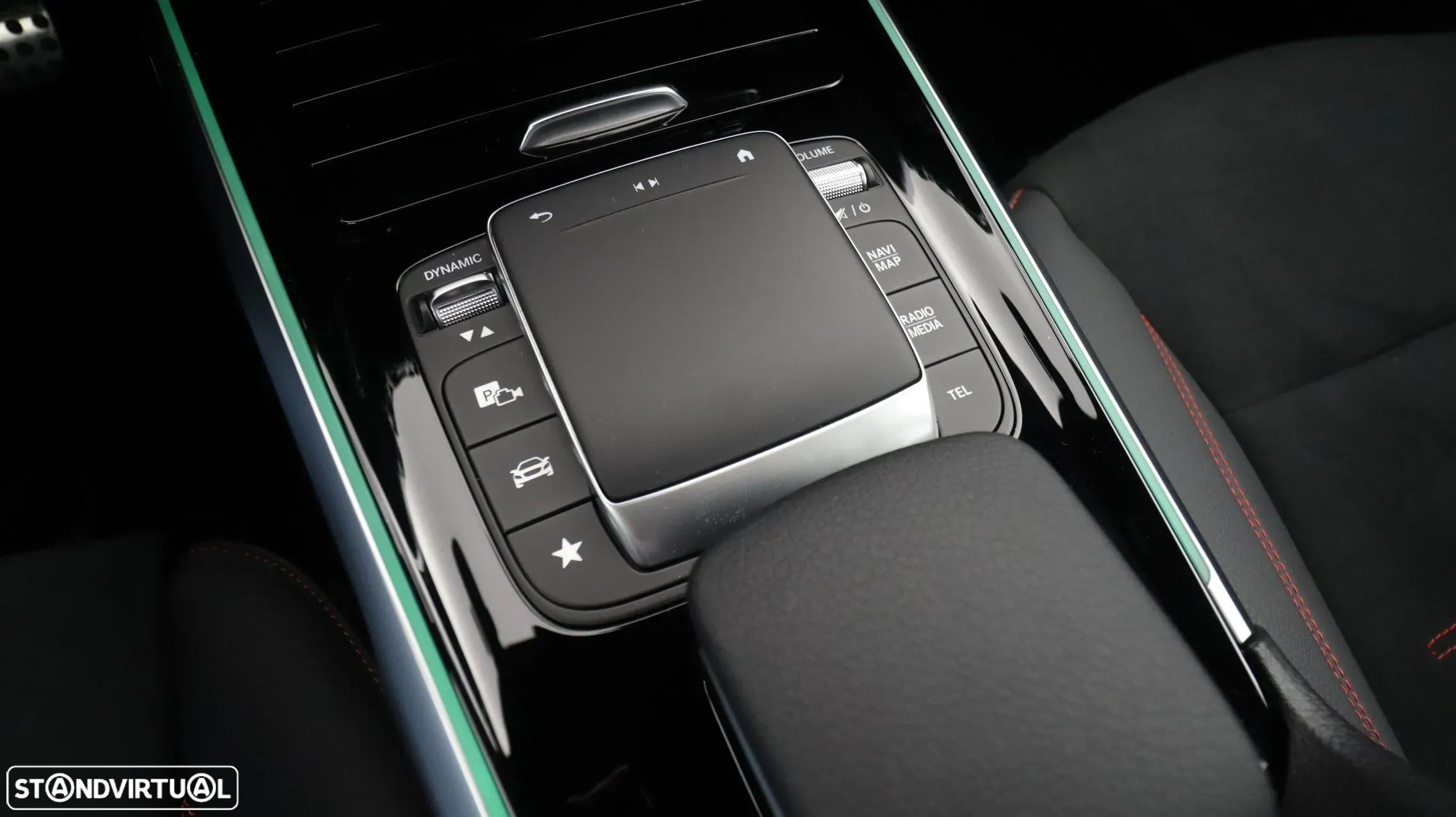Mercedes-Benz EQB 350 4Matic AMG Line - 23