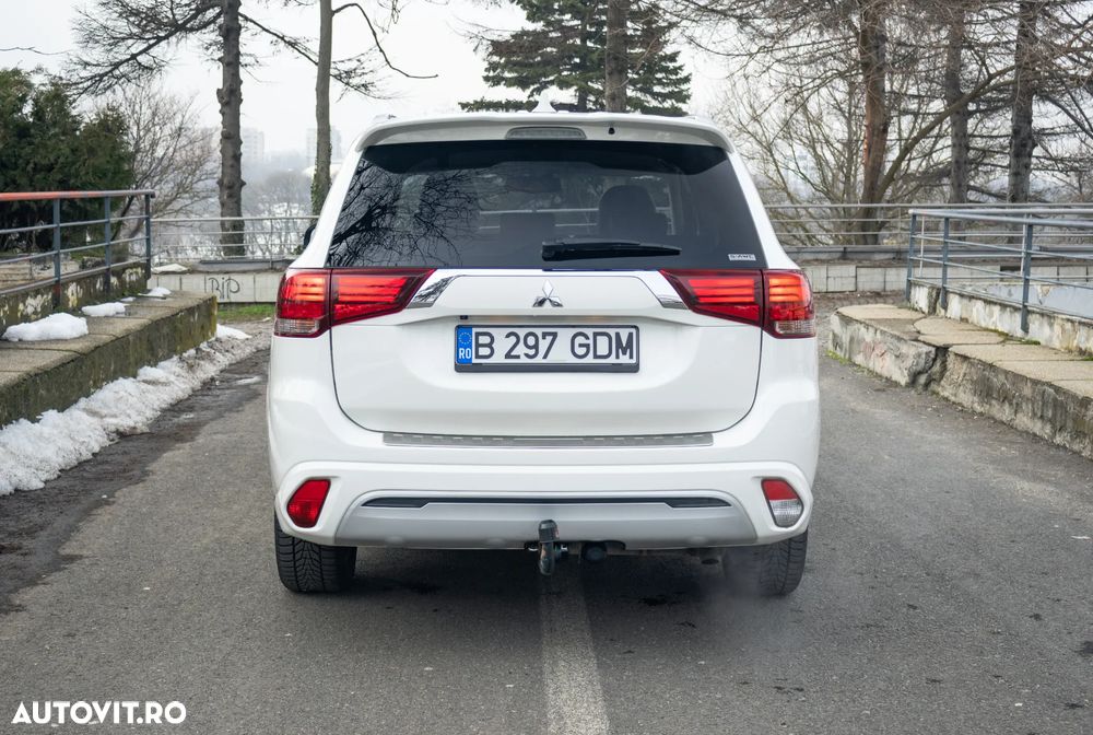 Mitsubishi Outlander - 7