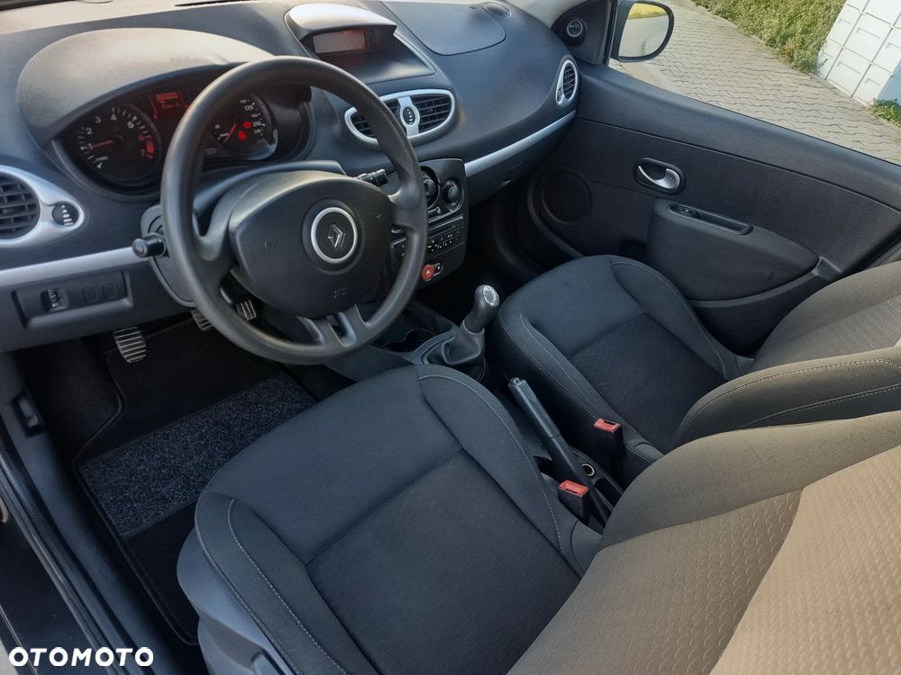 Renault Clio 1.2 16V Expression - 19