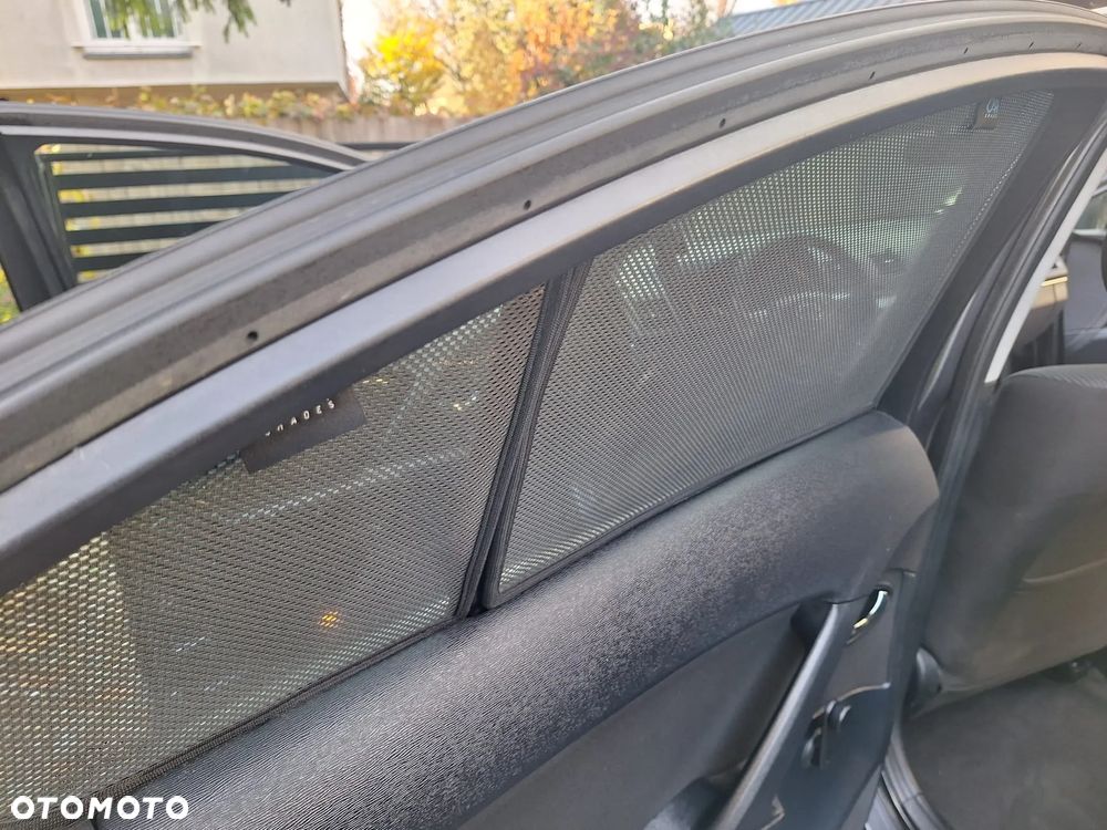 Toyota Avensis 1.6 Luna - 11