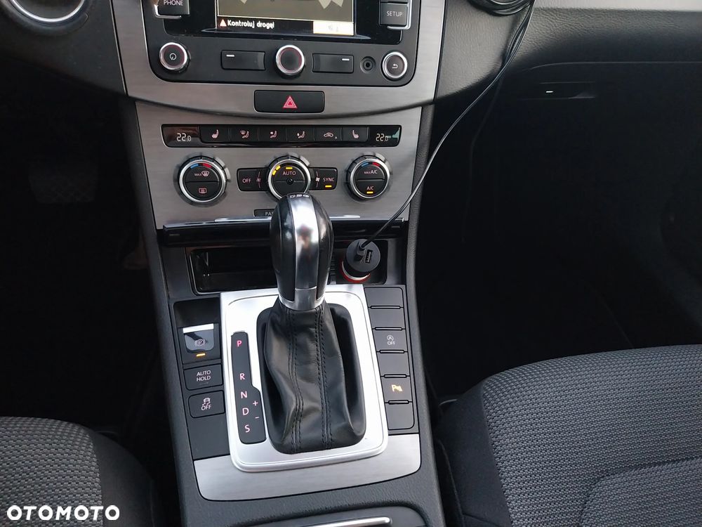 Volkswagen Passat 2.0 TDI Comfortline DSG - 13