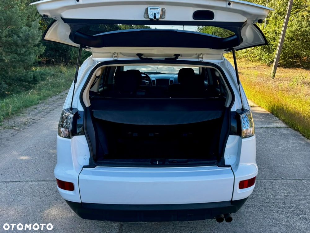Mitsubishi Outlander - 26