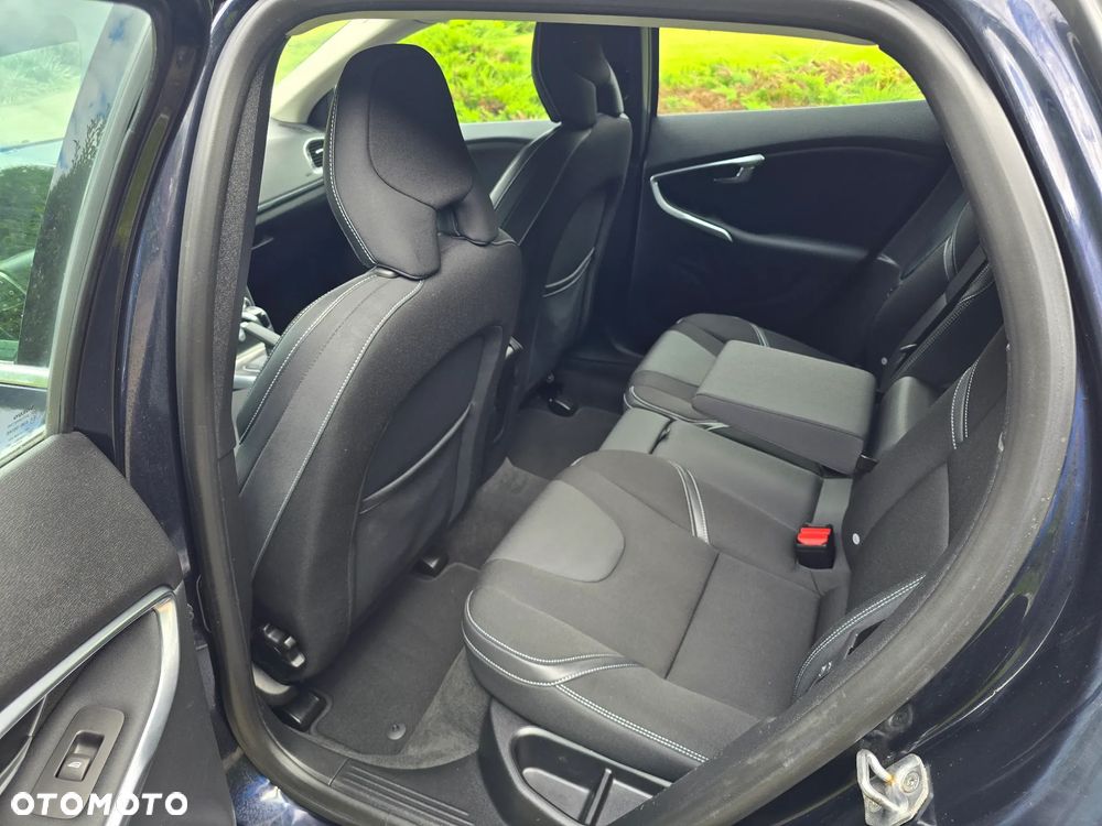 Volvo V40 - 16