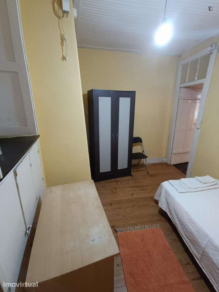 Quarto - localizado em Montarroio Coimbra - Grande imagem: 2/22