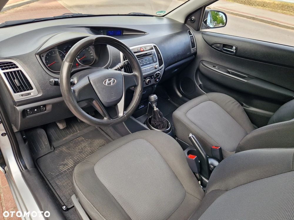 Hyundai i20 - 15