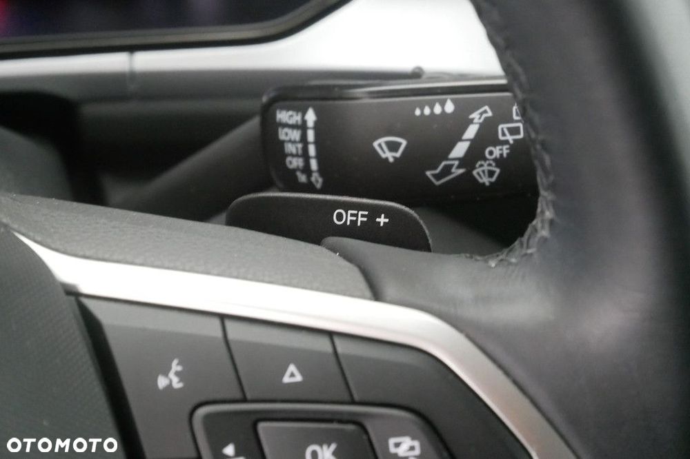 Volkswagen T-Roc 1.5 TSI Life DSG - 24