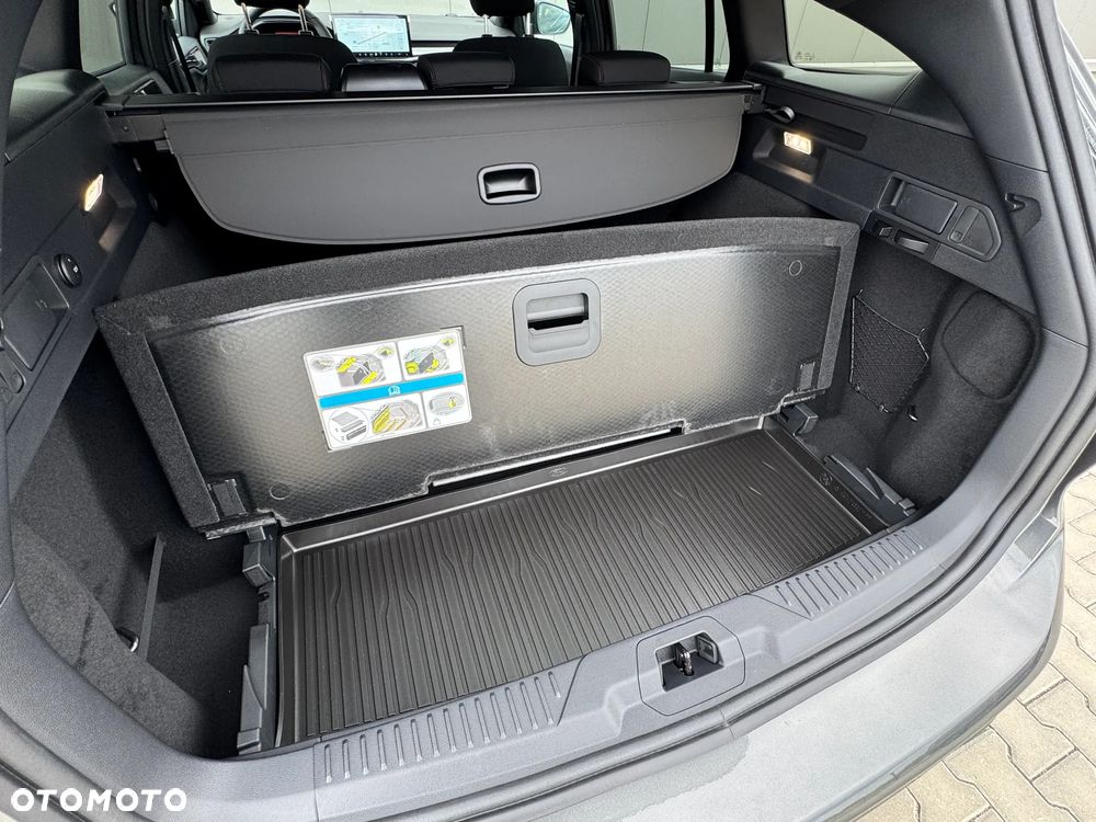 Ford Focus 1.0 EcoBoost mHEV ST-Line X - 12