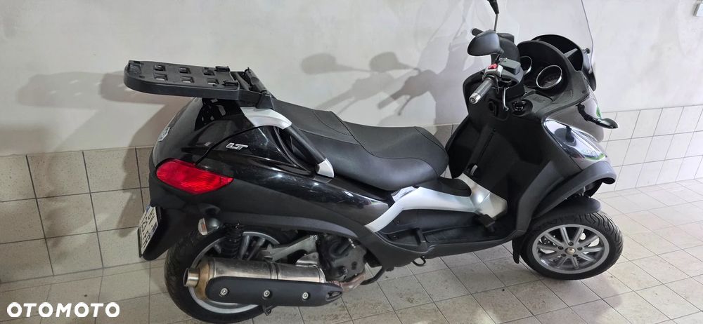 Piaggio MP-3 - 8