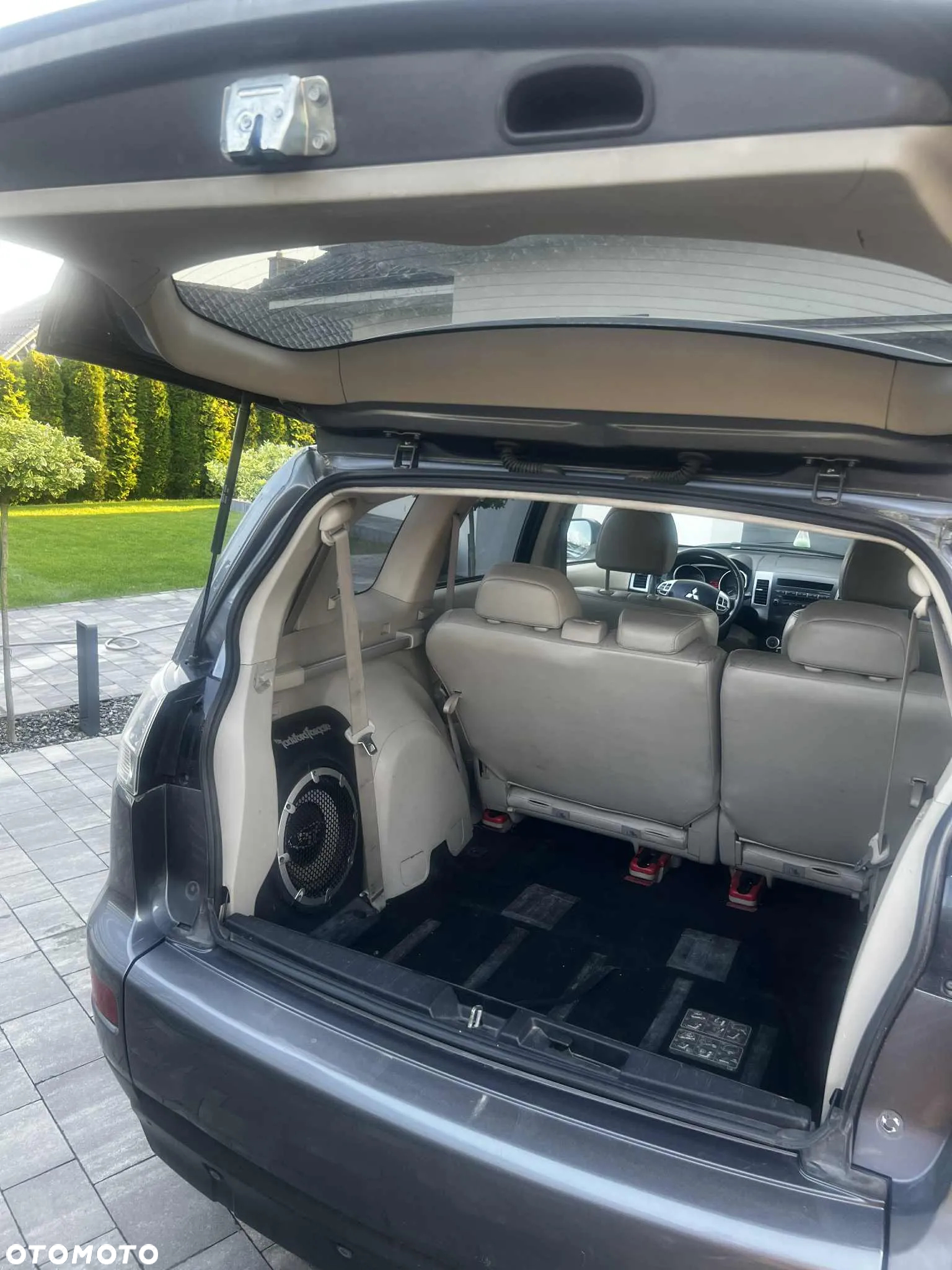 Mitsubishi Outlander - 17
