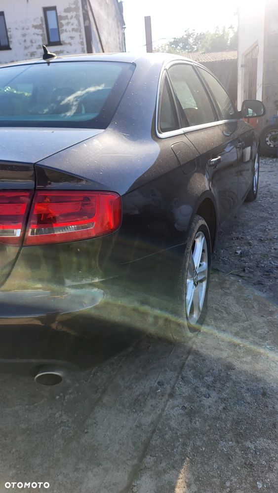 Audi A4 Limousine - 8