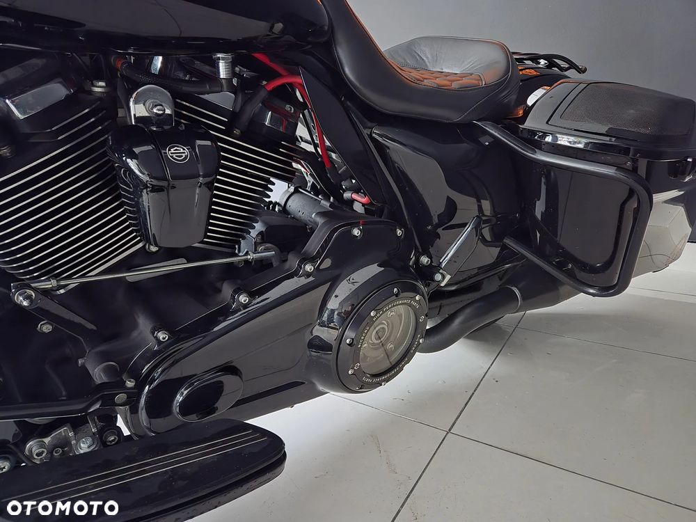 Harley-Davidson Touring Road Glide - 7