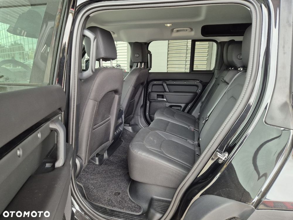 Land Rover Defender 110 D250 S - 9