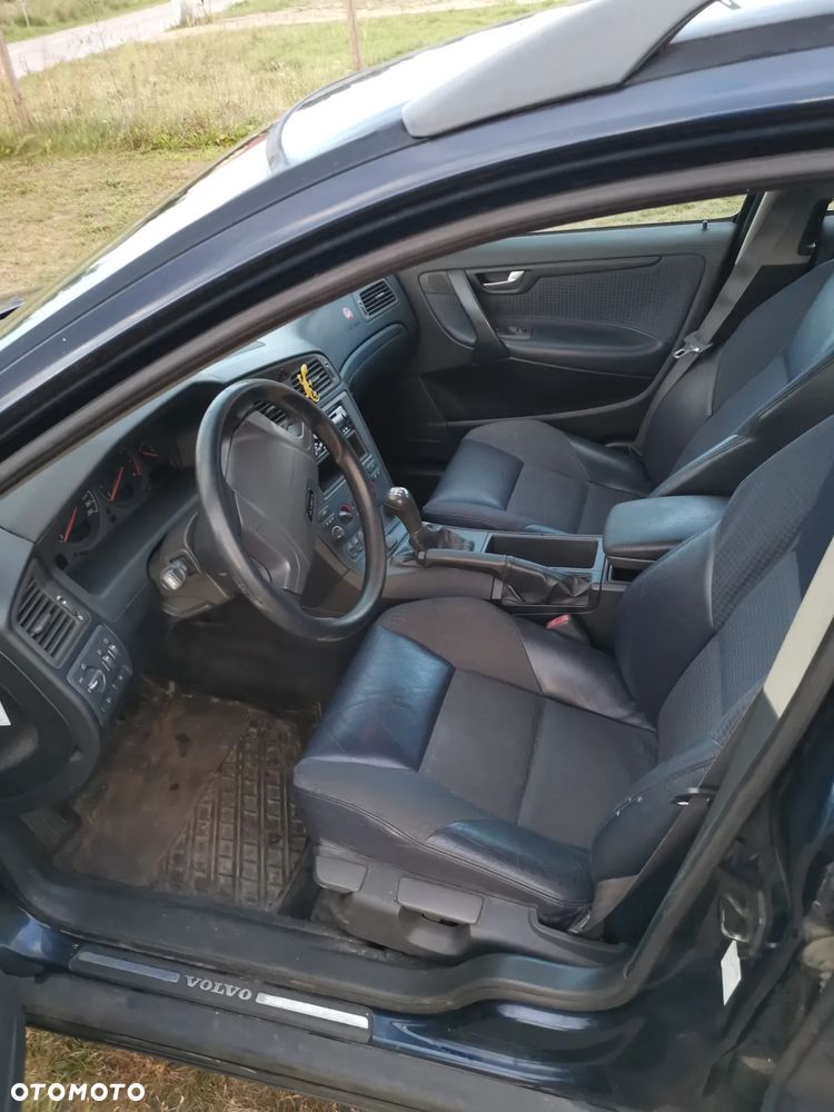 Volvo V70 2.4 - 12