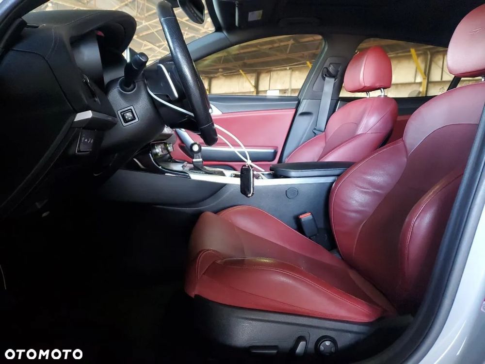 Kia Stinger - 7