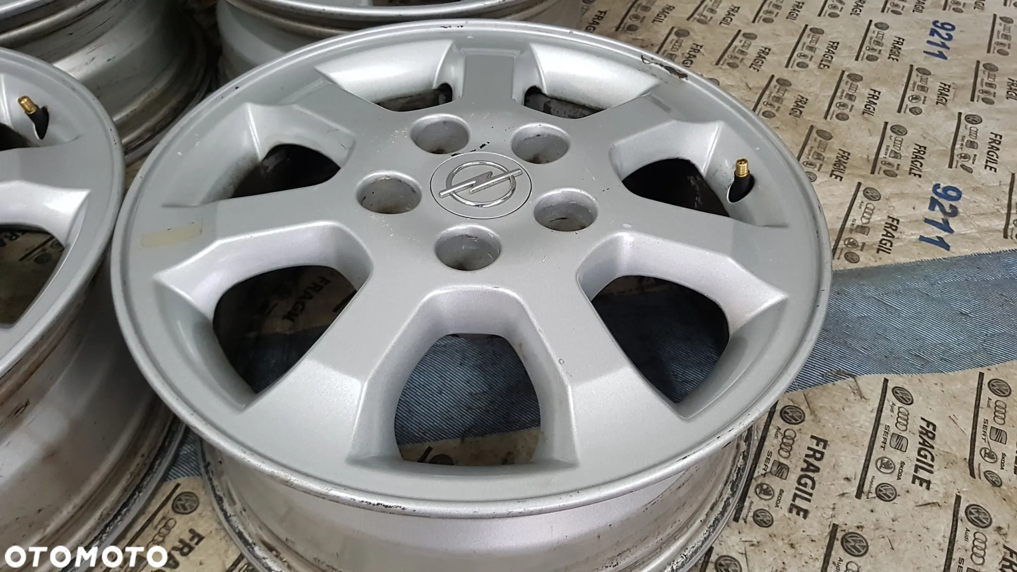 FELGI ALU ORYGINAŁ  OPEL ASTRA ZAFIRA MERIVA COMBO 5X110  6jx15 ET43 - 8