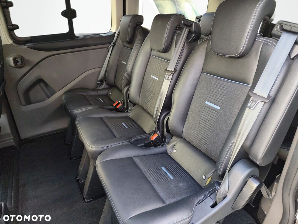 Ford Tourneo Custom - 13