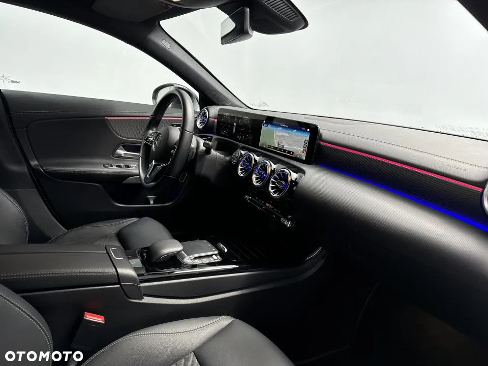 Mercedes-Benz CLA 200 Progressive 7G-DCT - 24